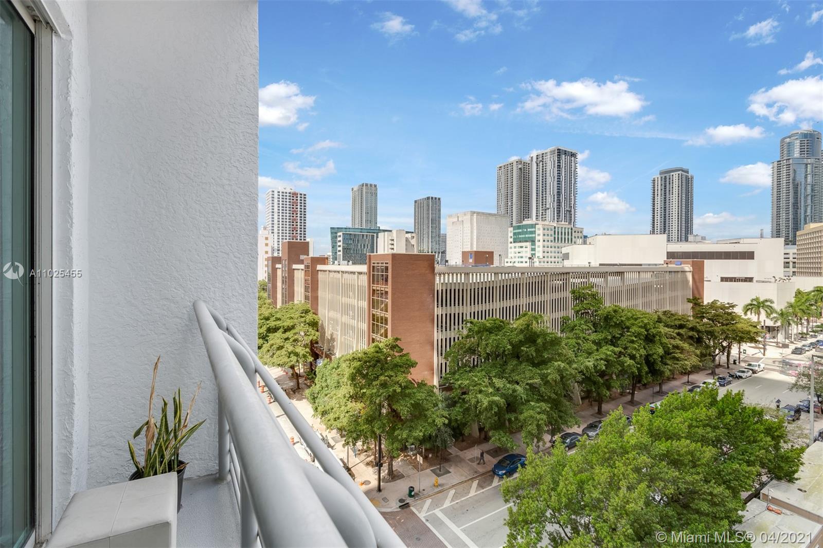 THE LOFT DOWNTOWN II COND - Residential Lease