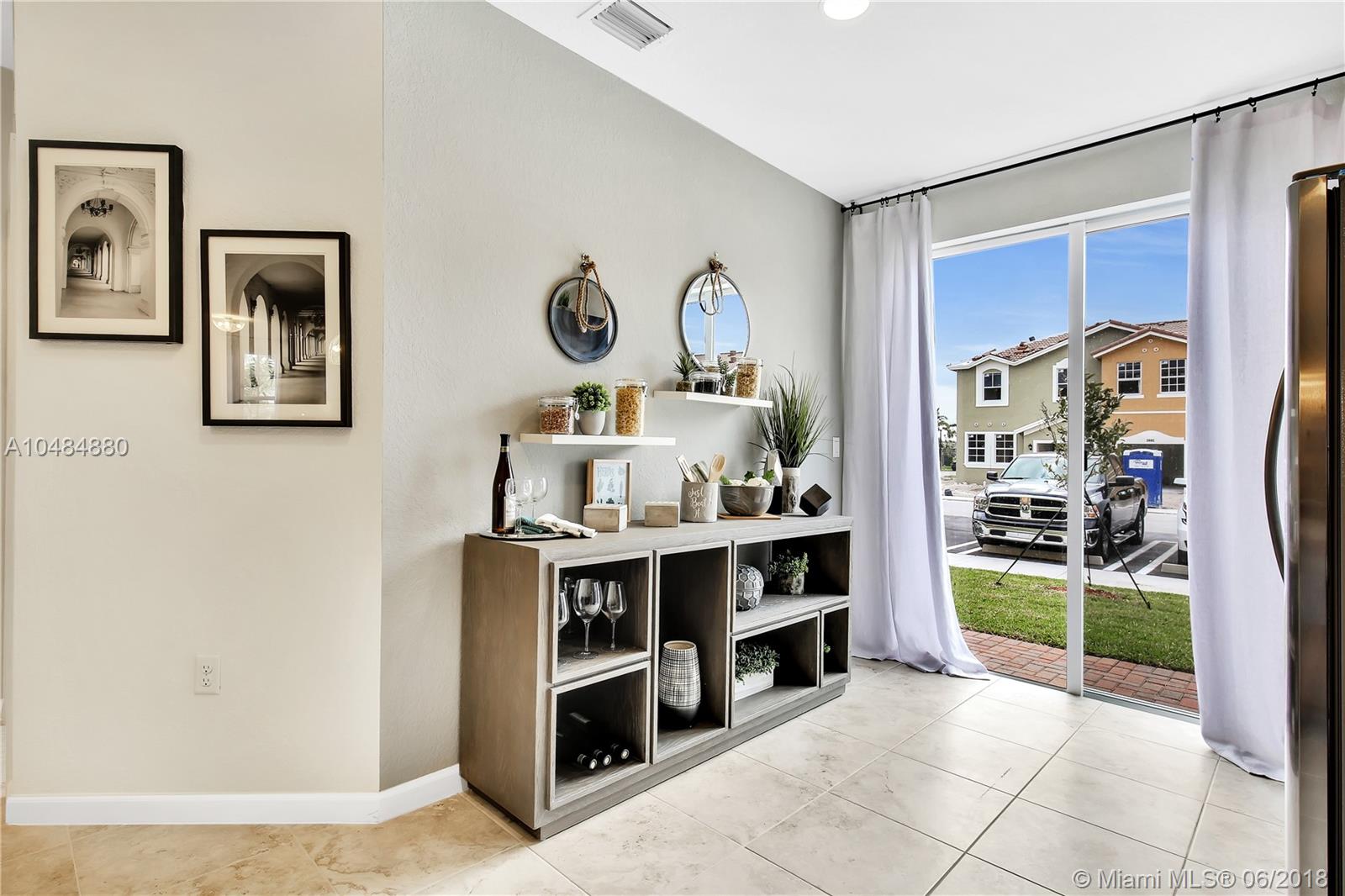 Palm Breeze - Residential