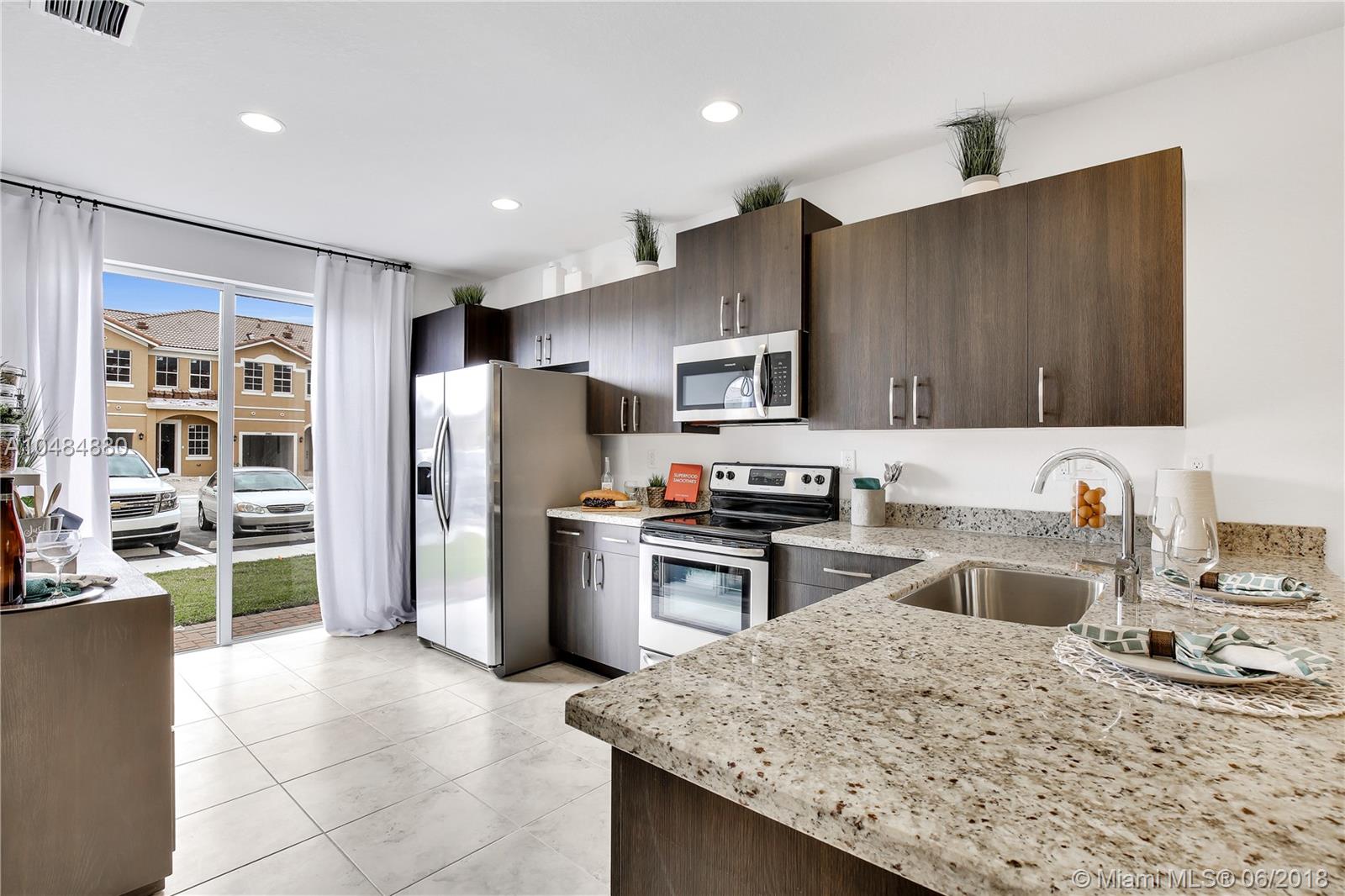 Palm Breeze - Residential