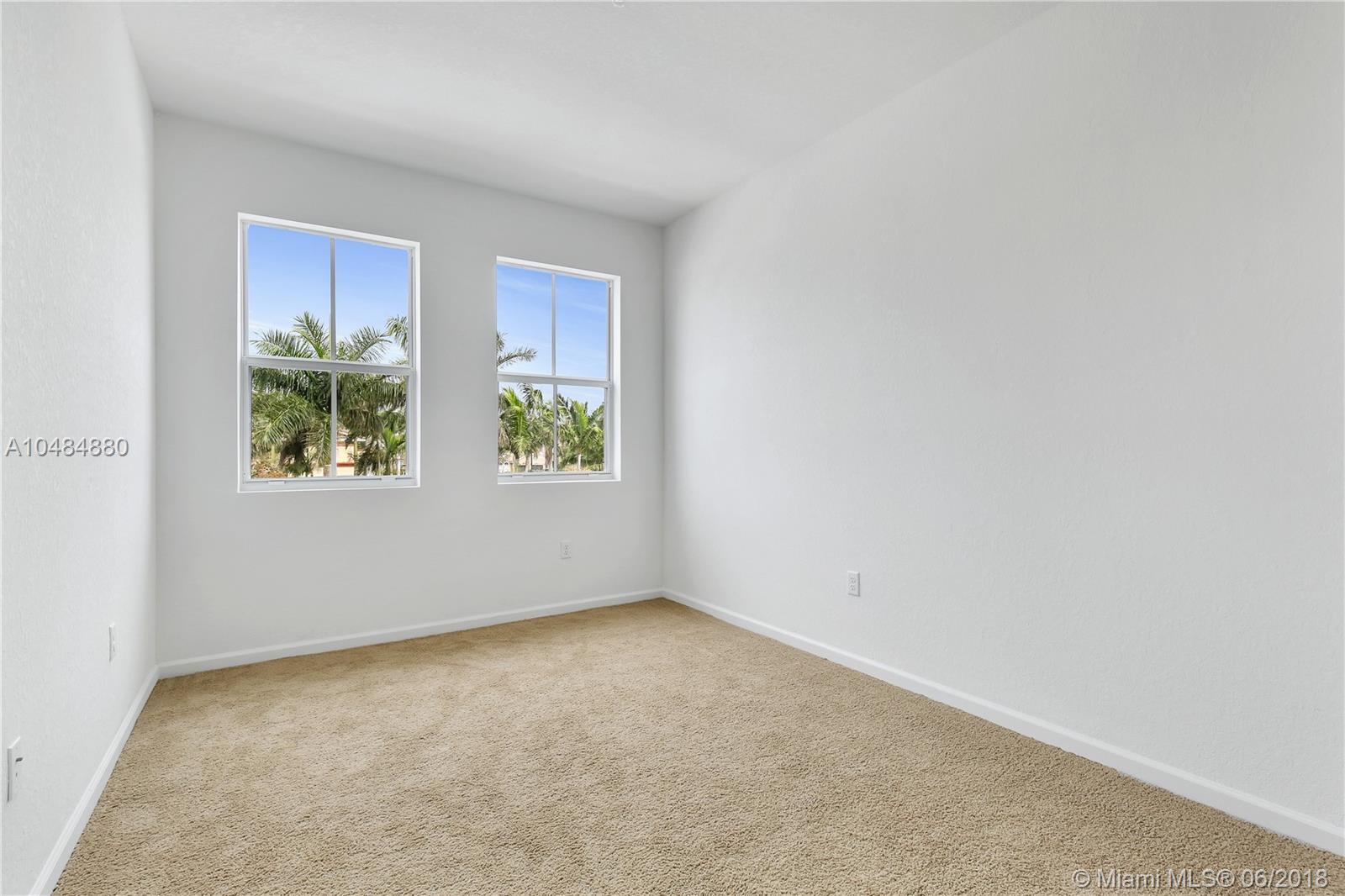 Palm Breeze - Residential