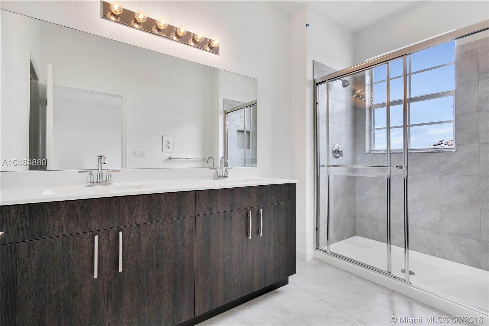 Palm Breeze - Residential