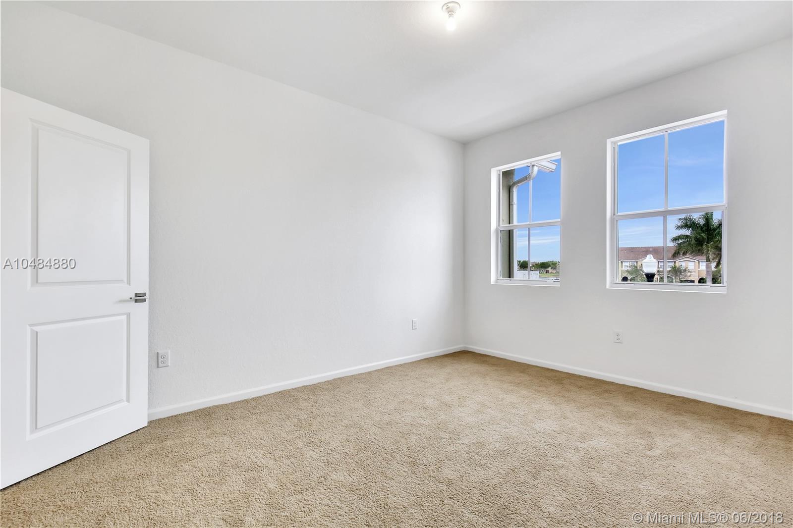 Palm Breeze - Residential