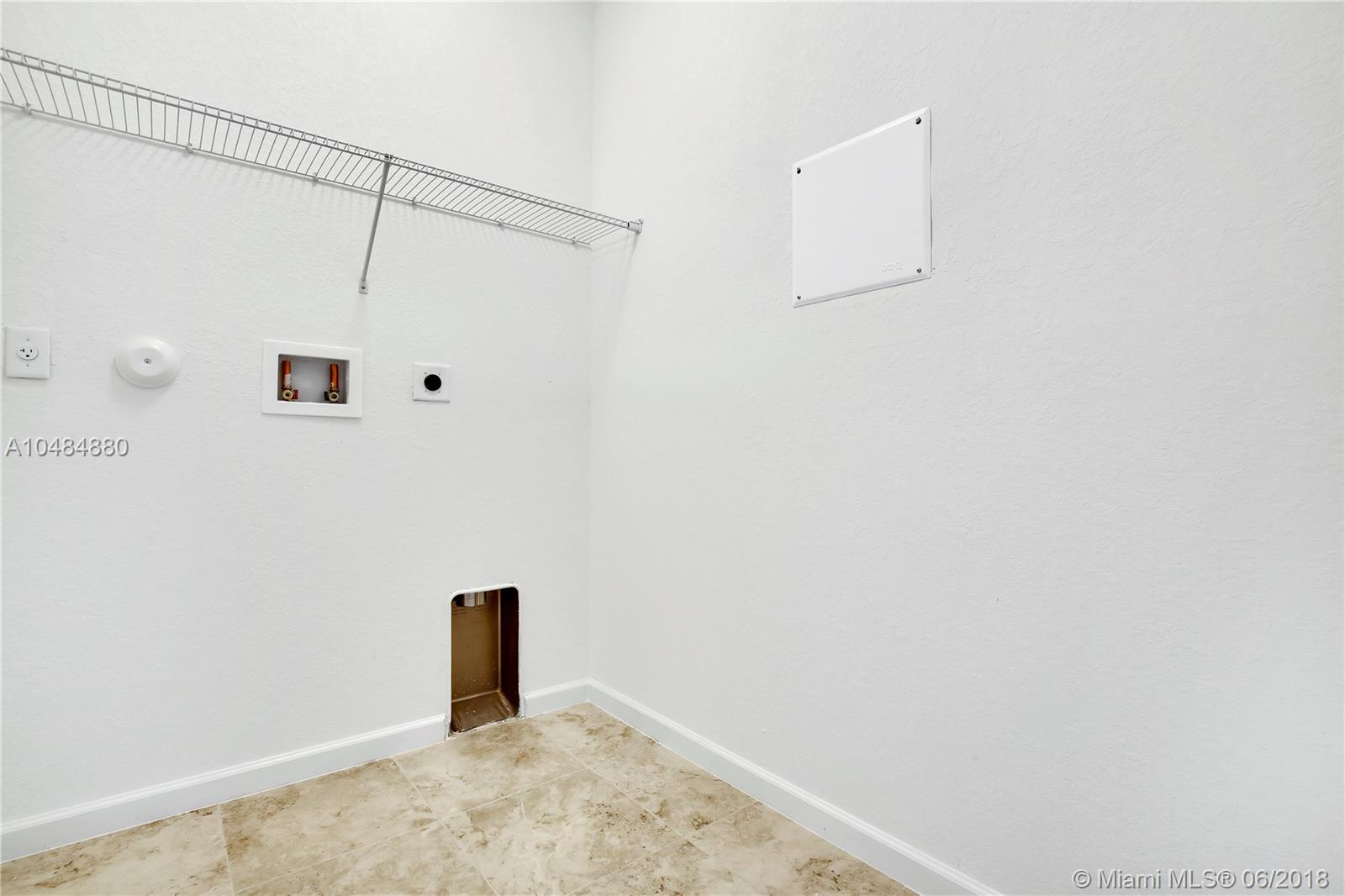 Palm Breeze - Residential