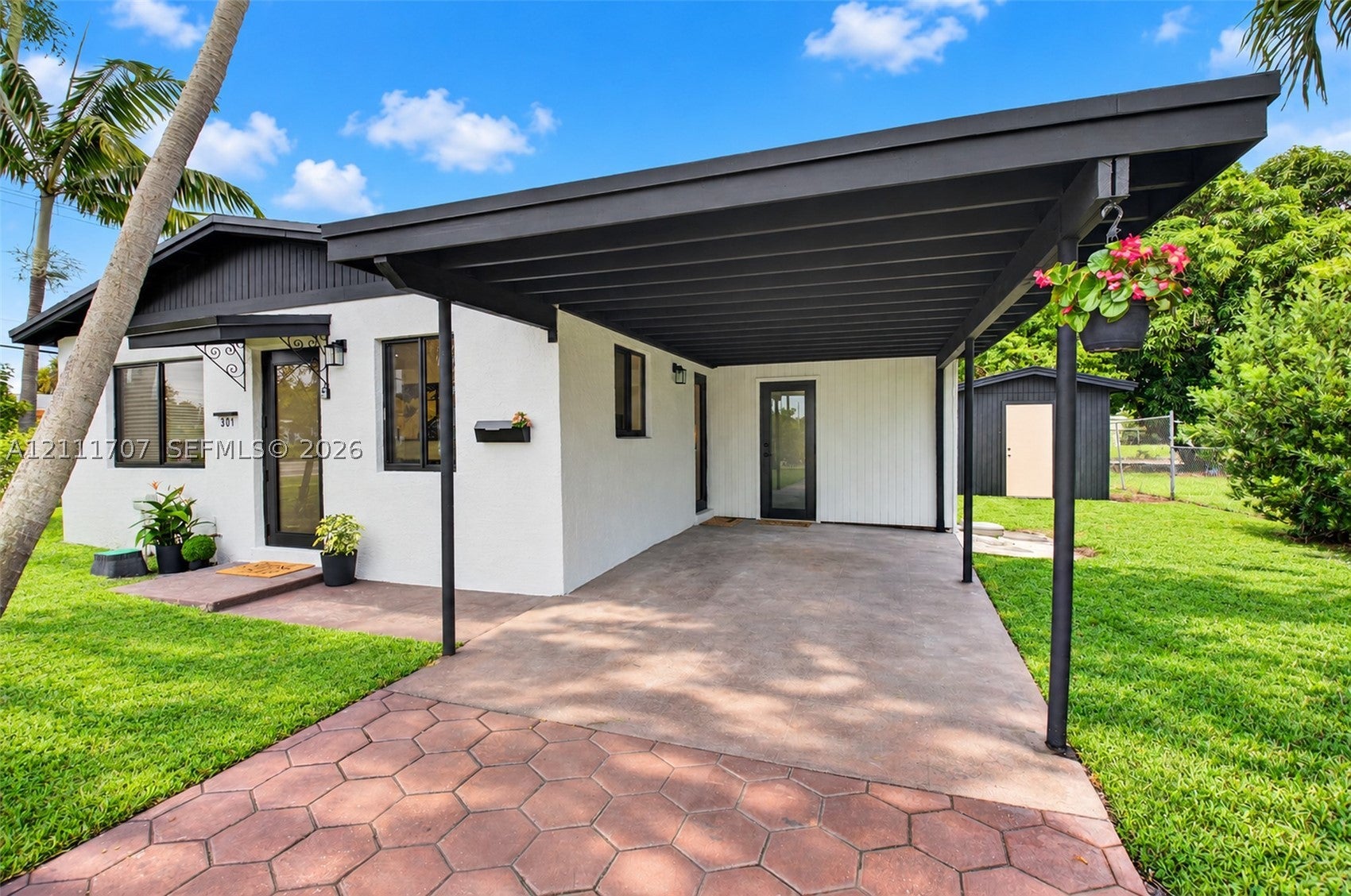301 SW 12th Ave