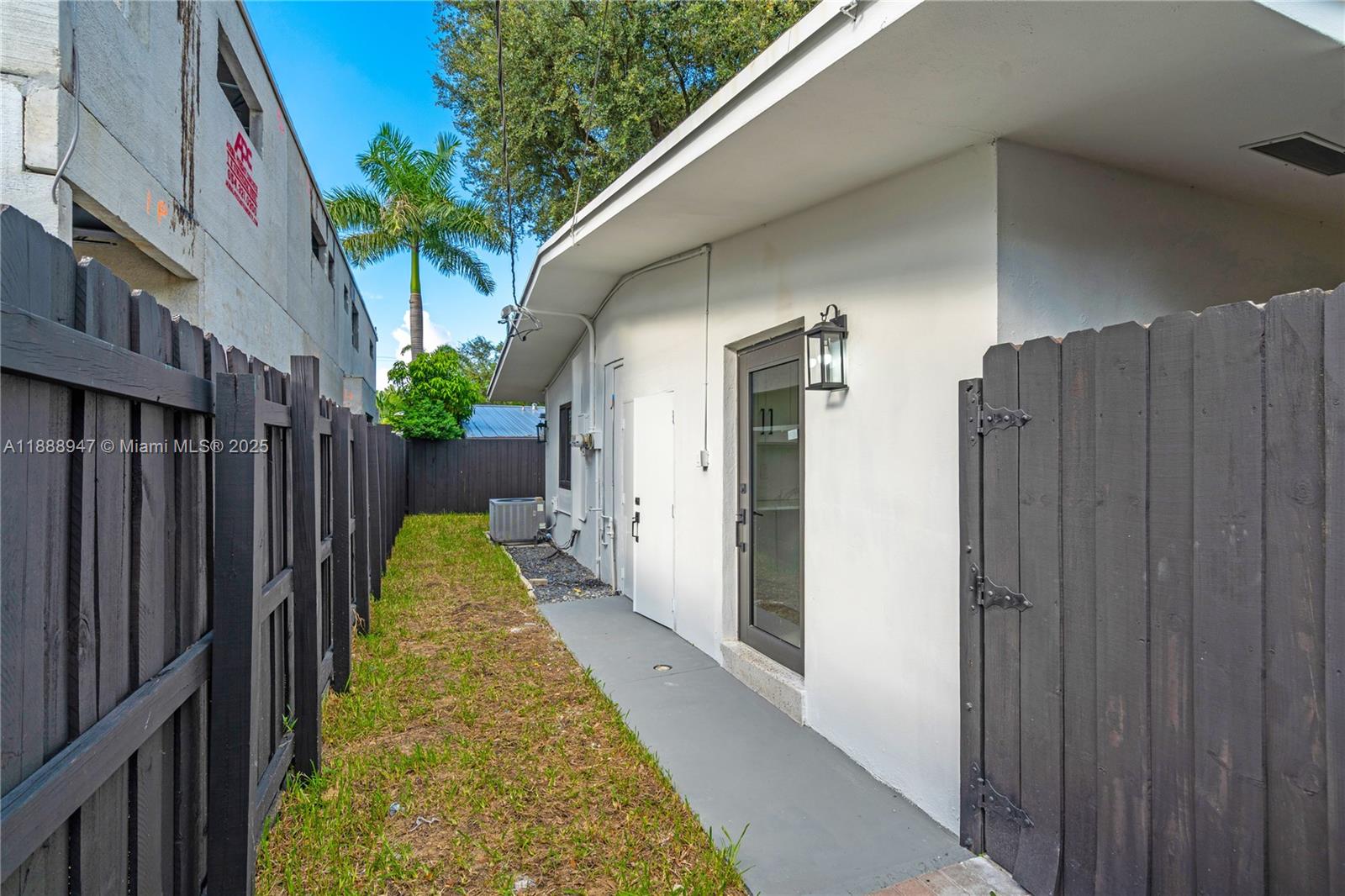 EVERGLADE LAND SALES CO - Residential