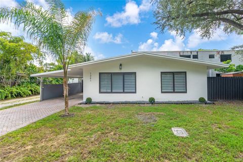 Photo of 1341 SE 10th Ave, Fort Lauderdale, FL 33316 (MLS # A11888947)