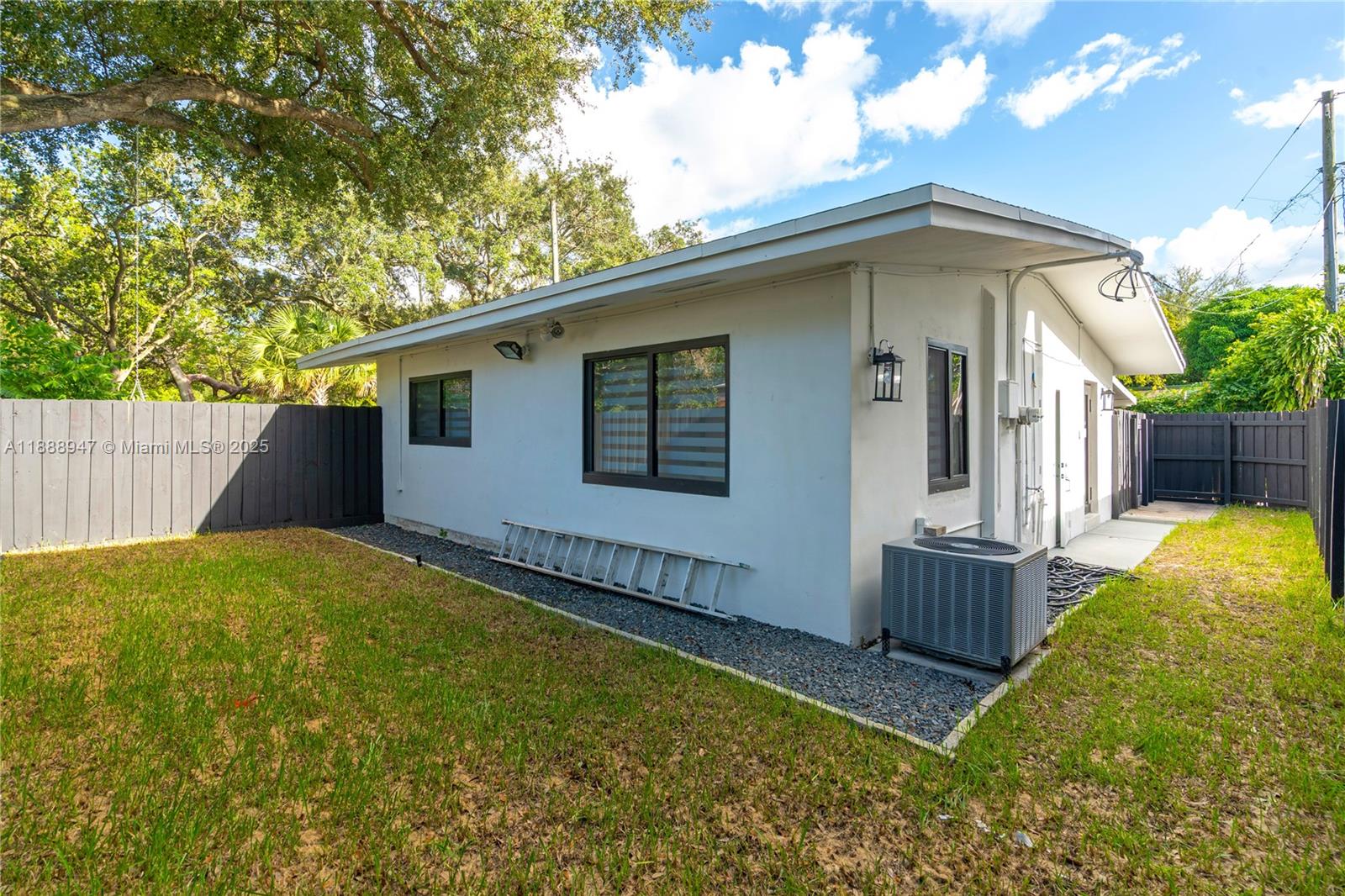 EVERGLADE LAND SALES CO - Residential