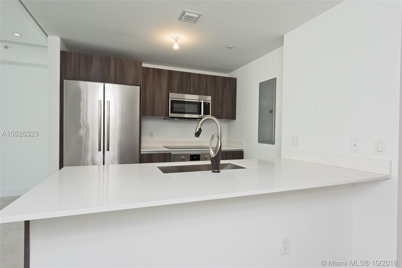 ARIA ON THE BAY - Residential