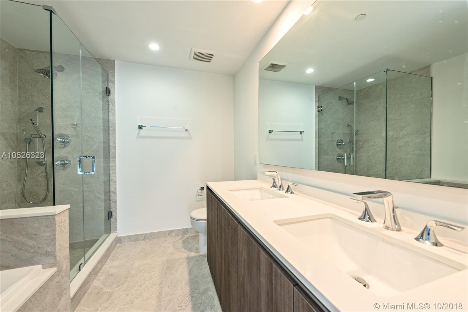 ARIA ON THE BAY - Residential