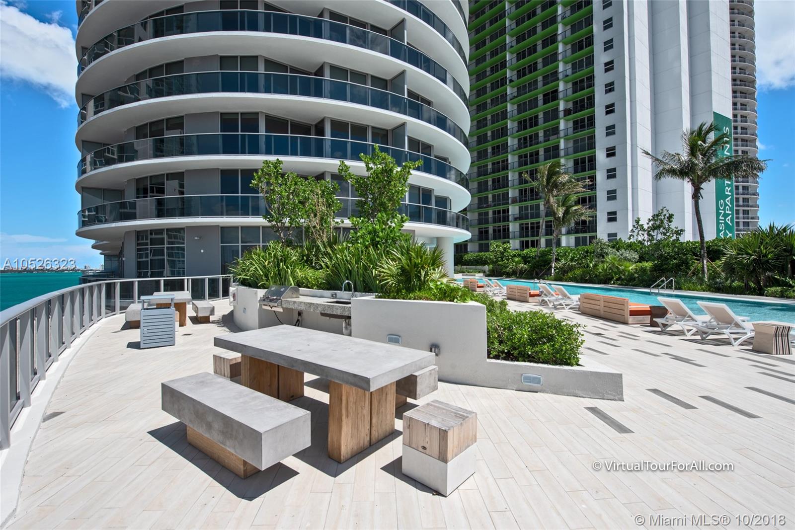 ARIA ON THE BAY - Residential