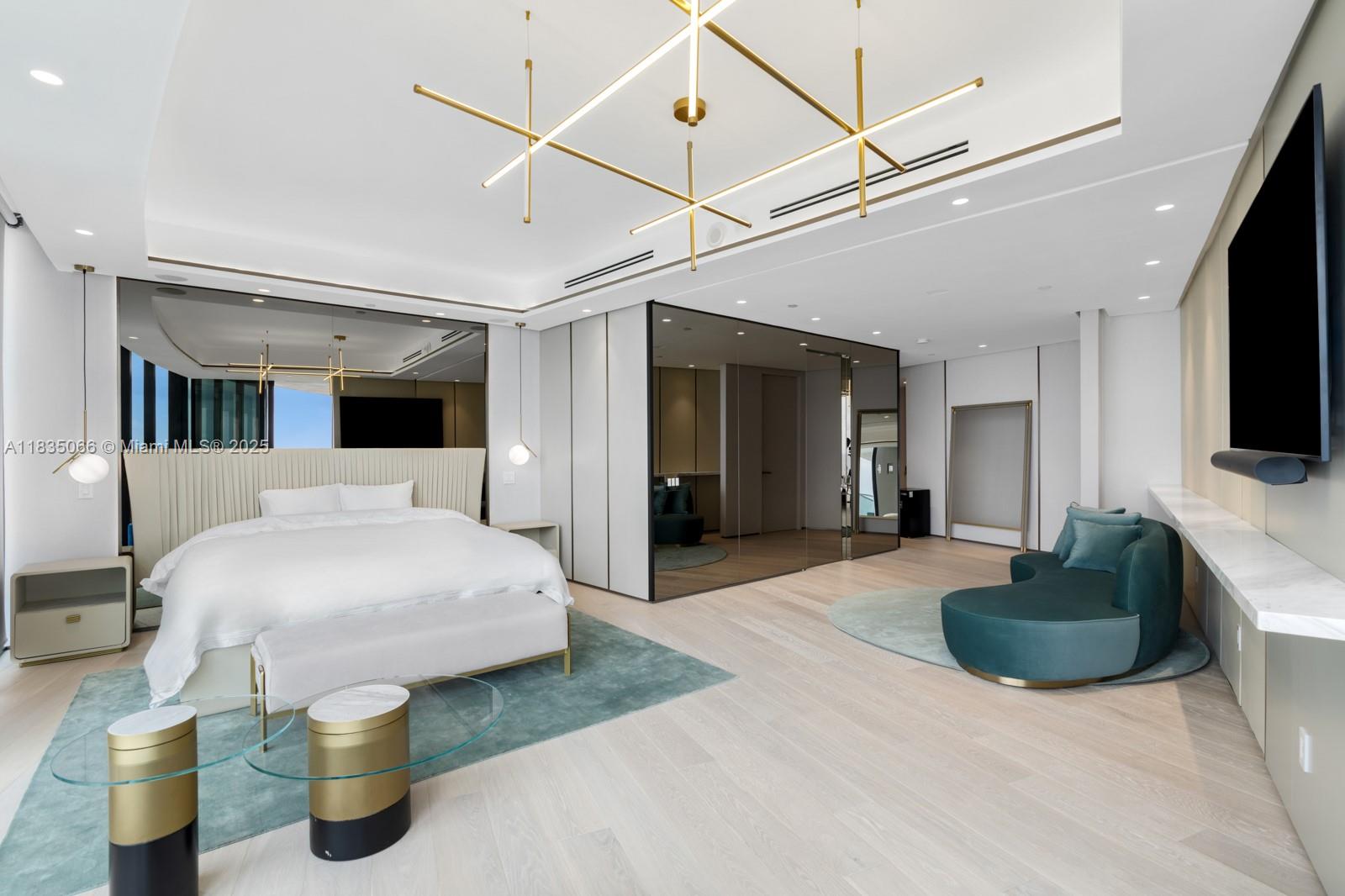 18555 COLLINS AVENUE COND - Residential