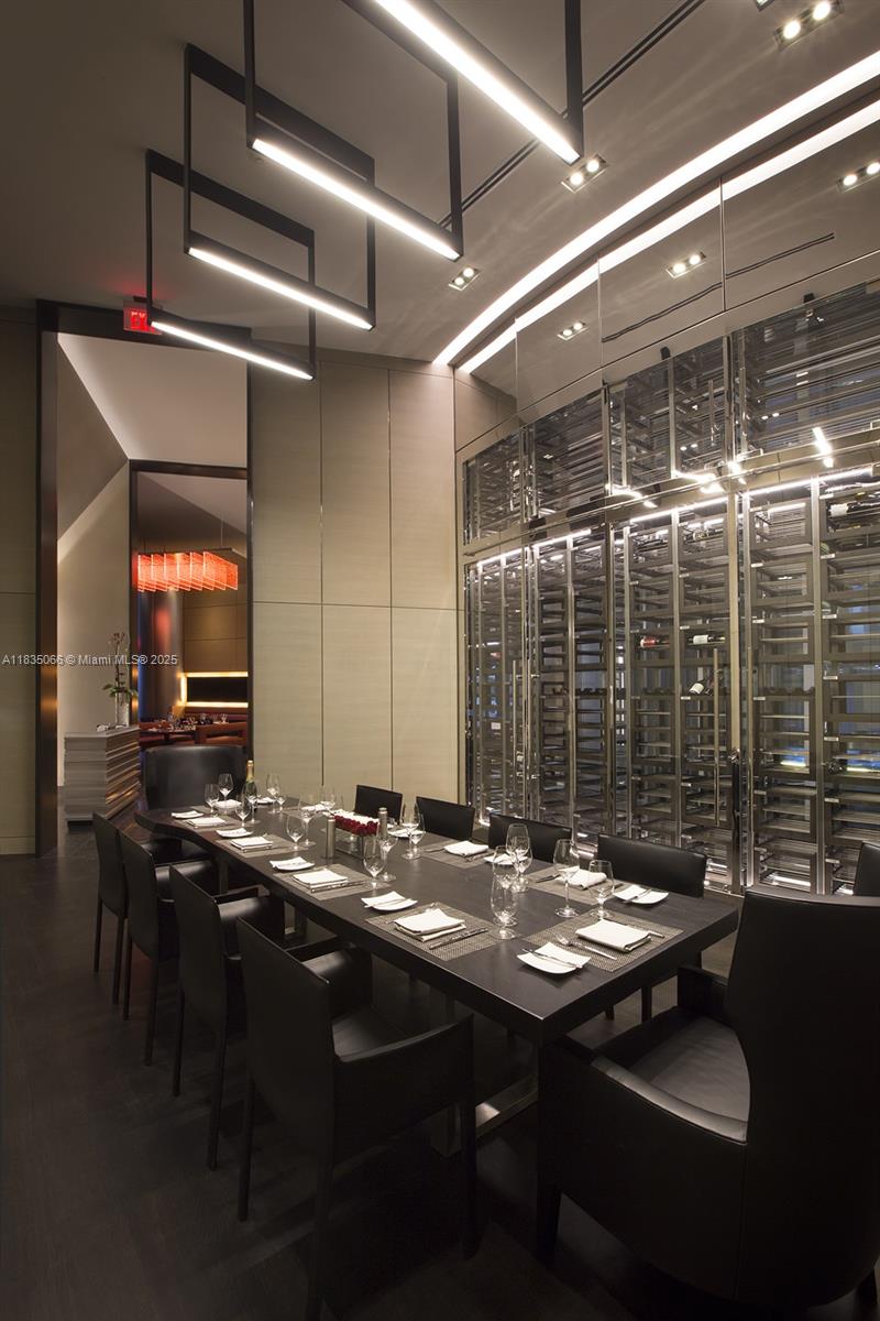 18555 COLLINS AVENUE COND - Residential