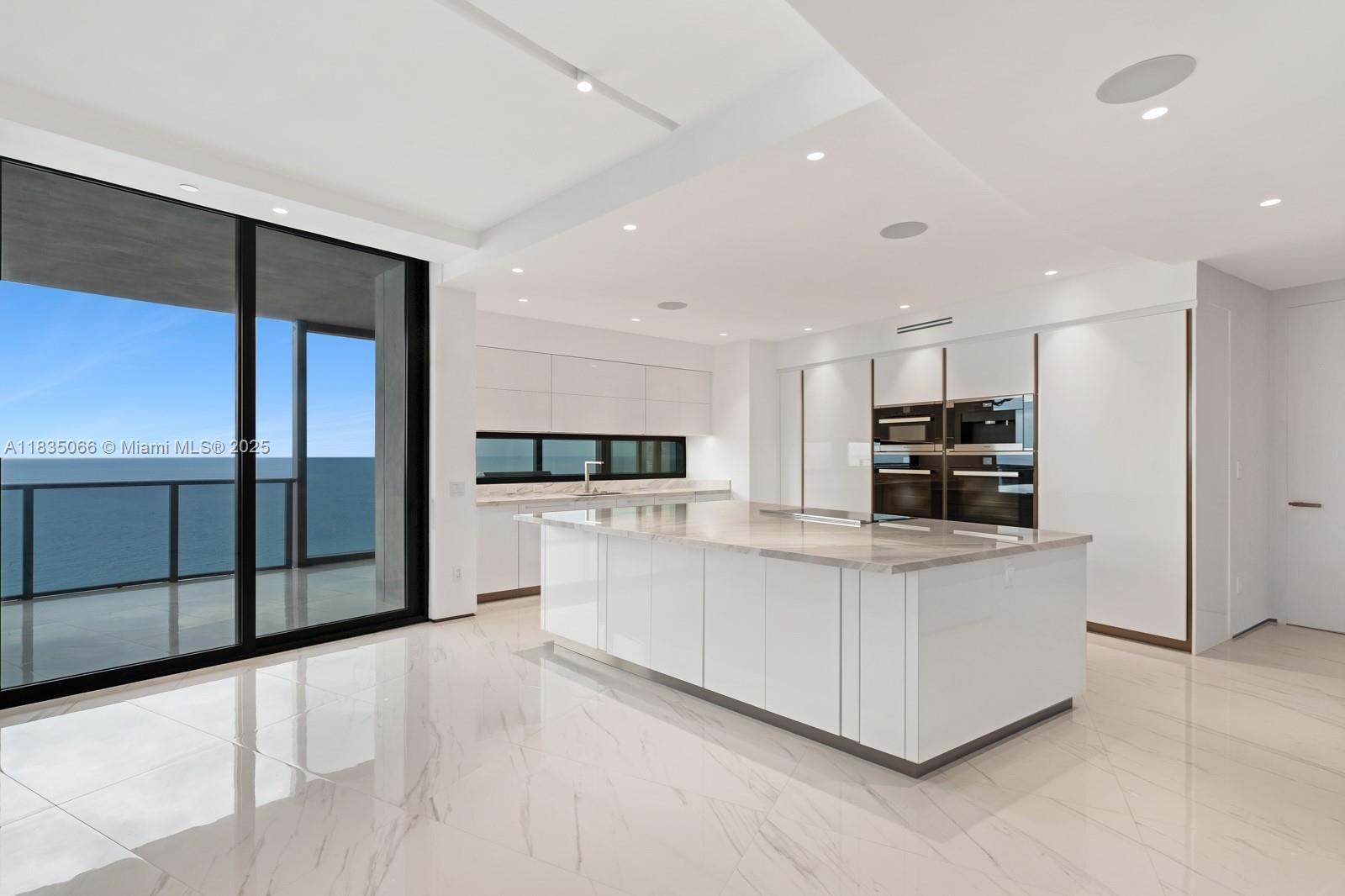 18555 COLLINS AVENUE COND - Residential