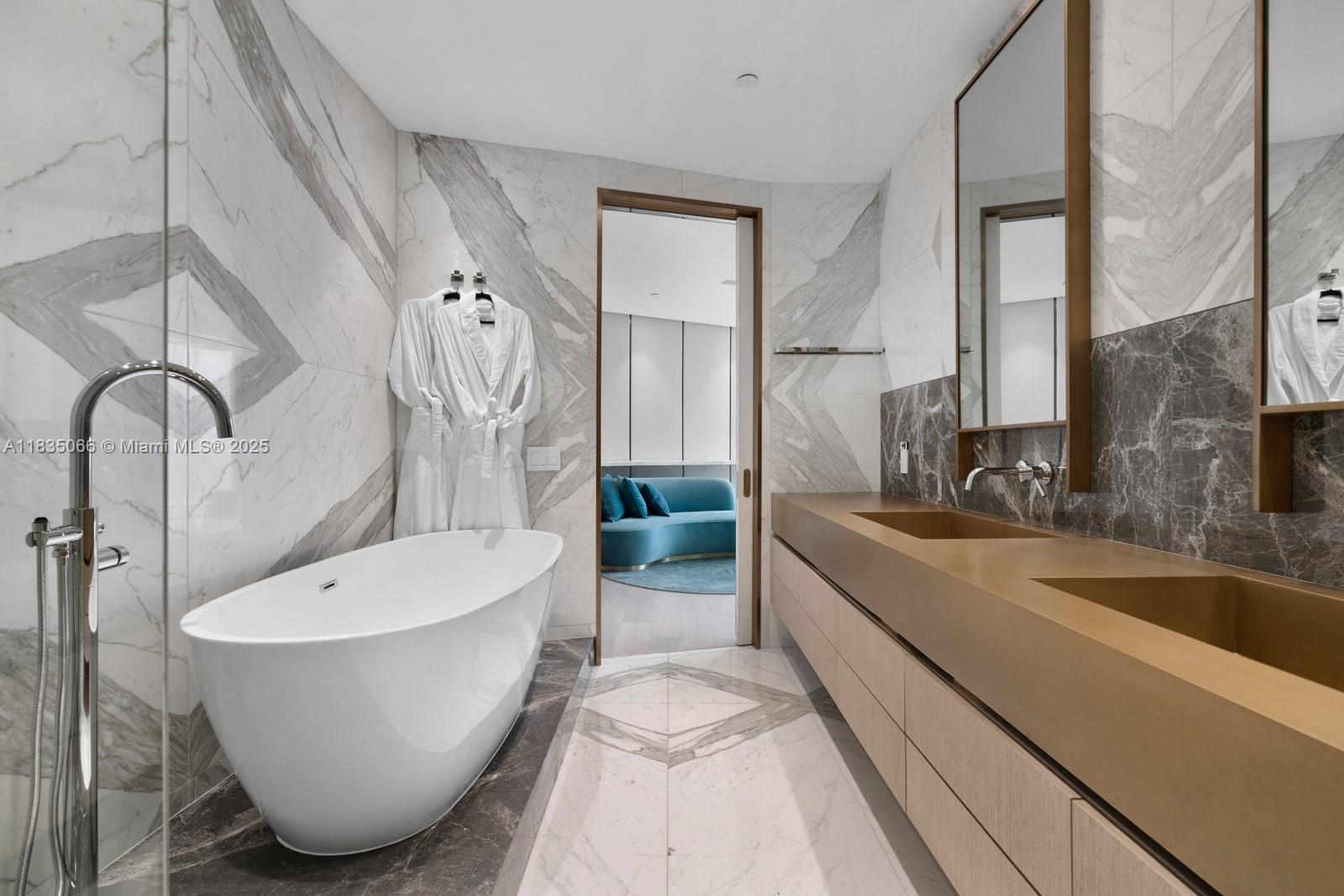 18555 COLLINS AVENUE COND - Residential