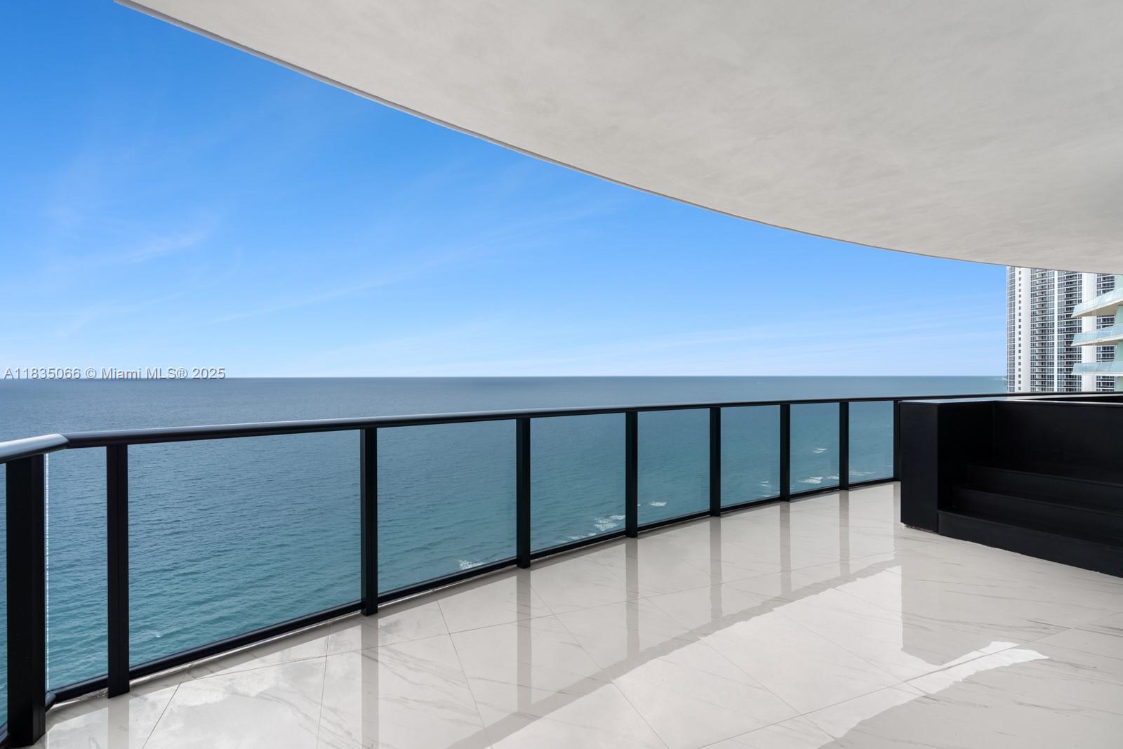 18555 COLLINS AVENUE COND - Residential