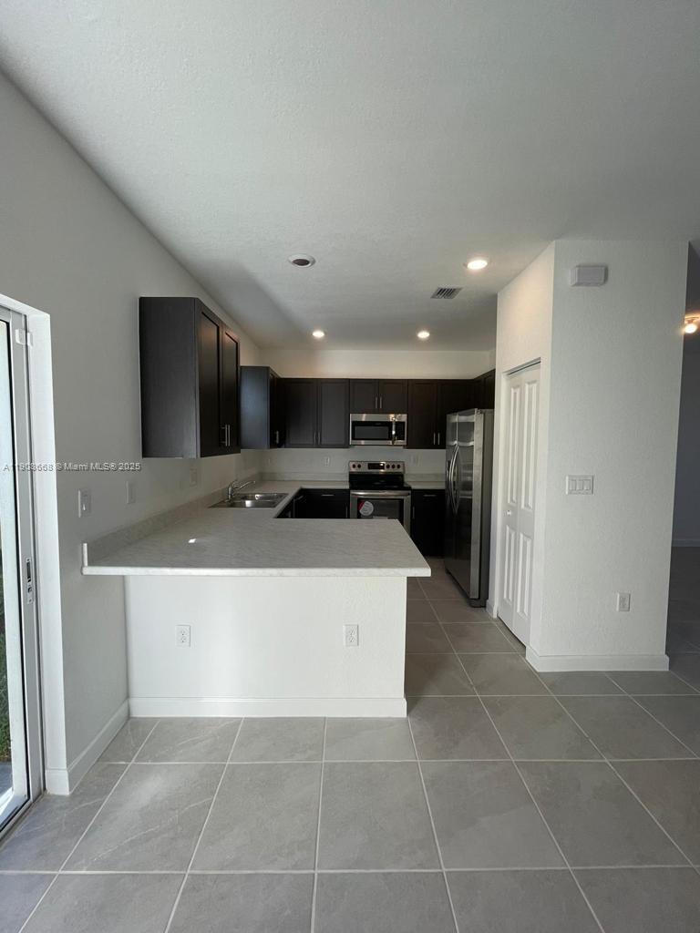 KEYS GATE RESIDENTIAL - Residential Lease