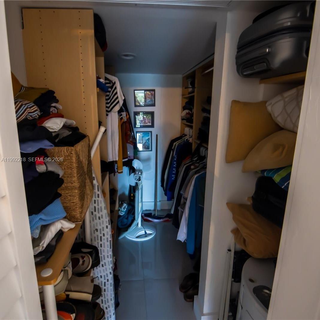 CRICKET CLUBHOUSE CONDO - Residential