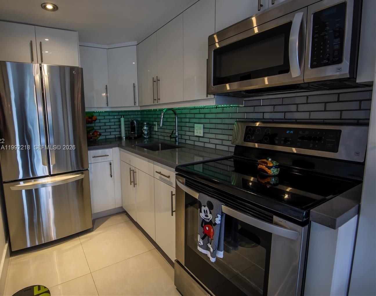 CRICKET CLUBHOUSE CONDO - Residential