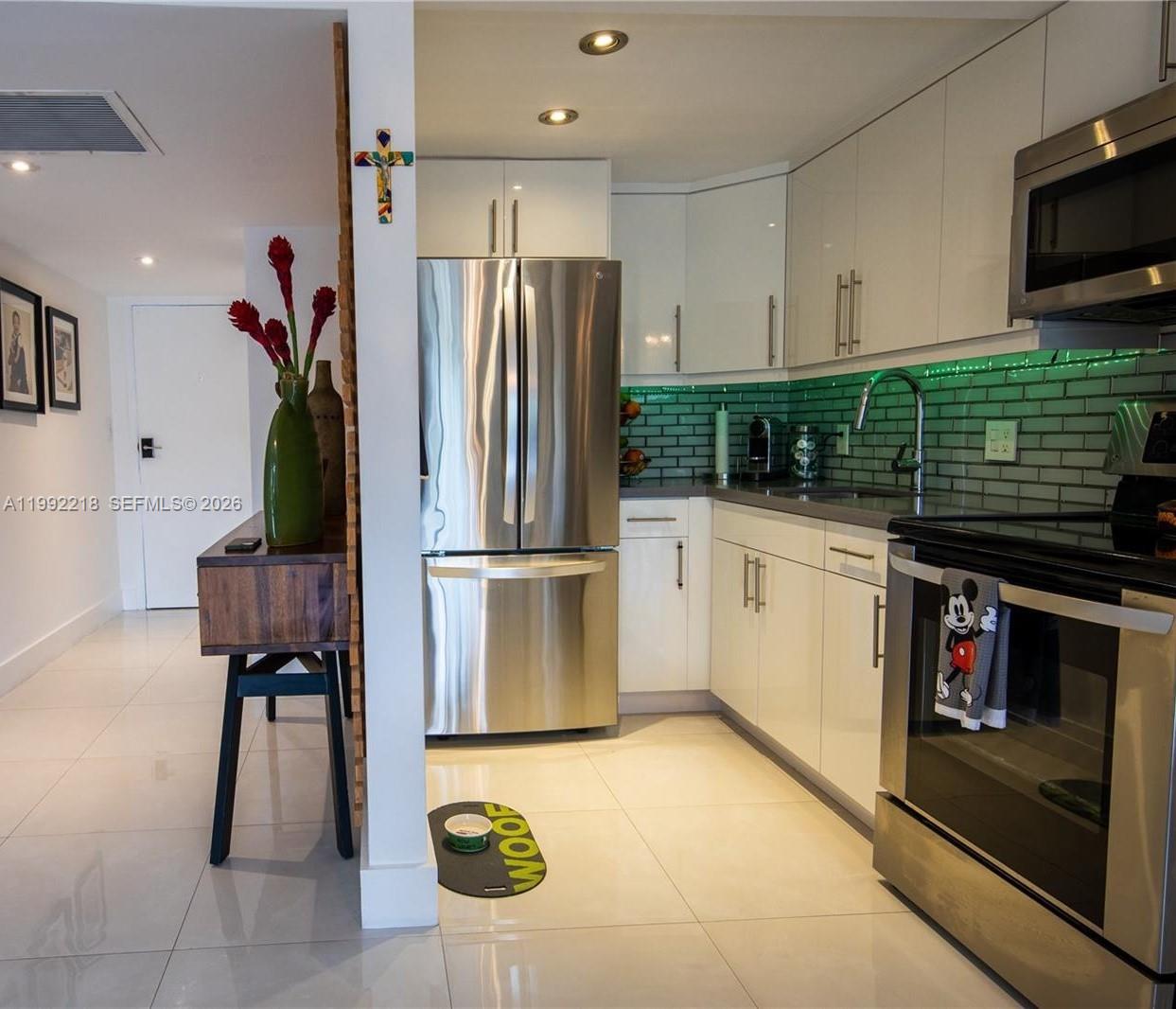 CRICKET CLUBHOUSE CONDO - Residential