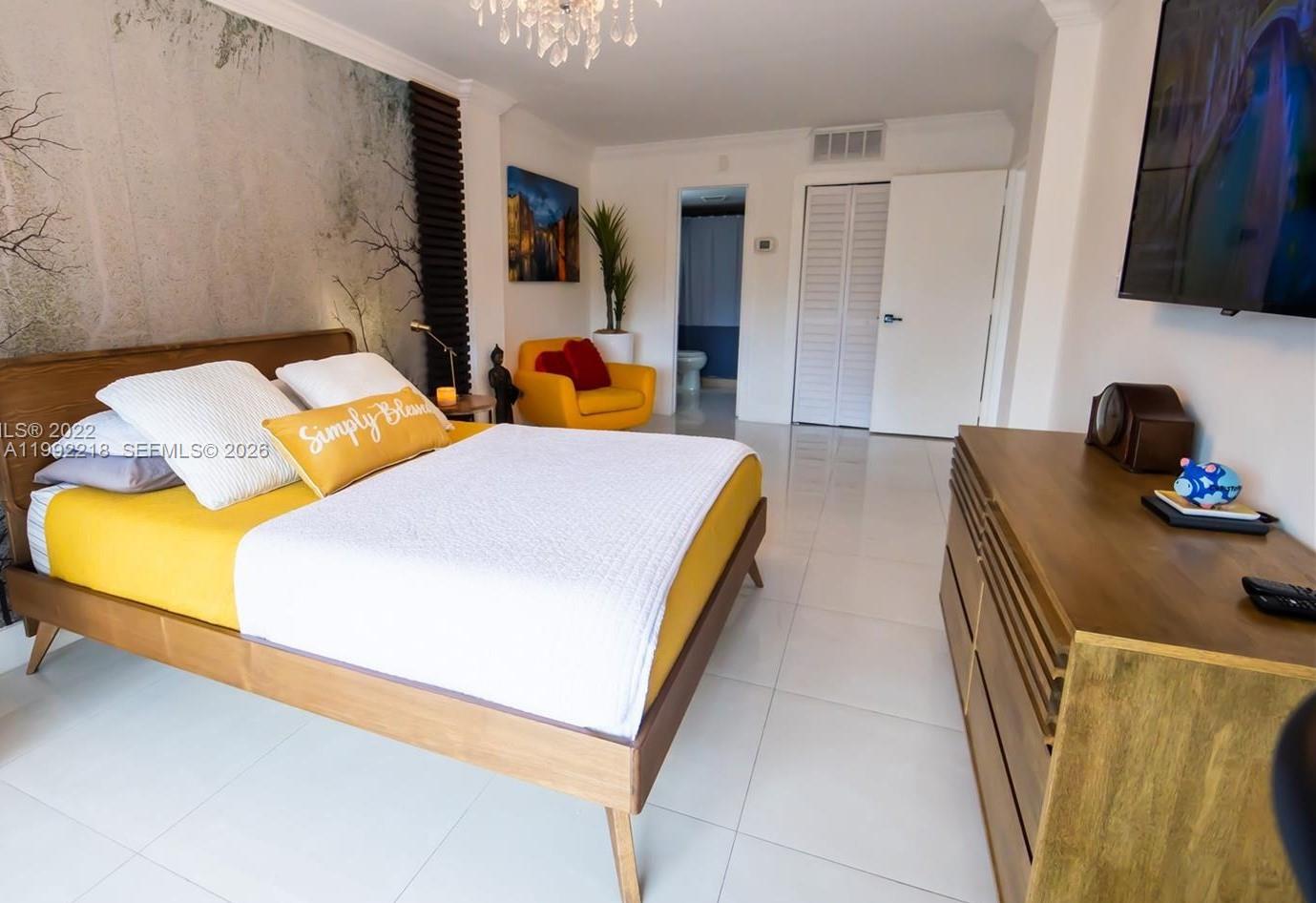 CRICKET CLUBHOUSE CONDO - Residential