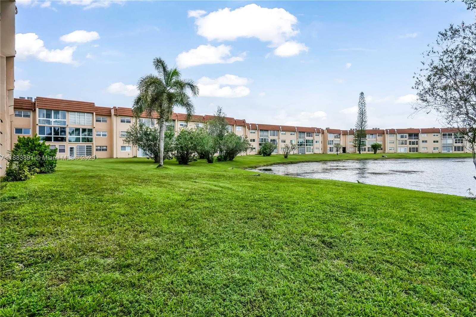 SUNRISE LAKES 84 CONDO - Residential