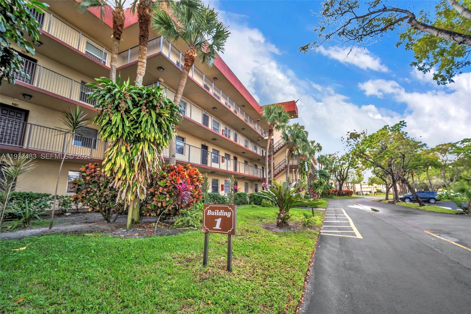 CYPRESS CHASE NORTH NO 1 - Residential