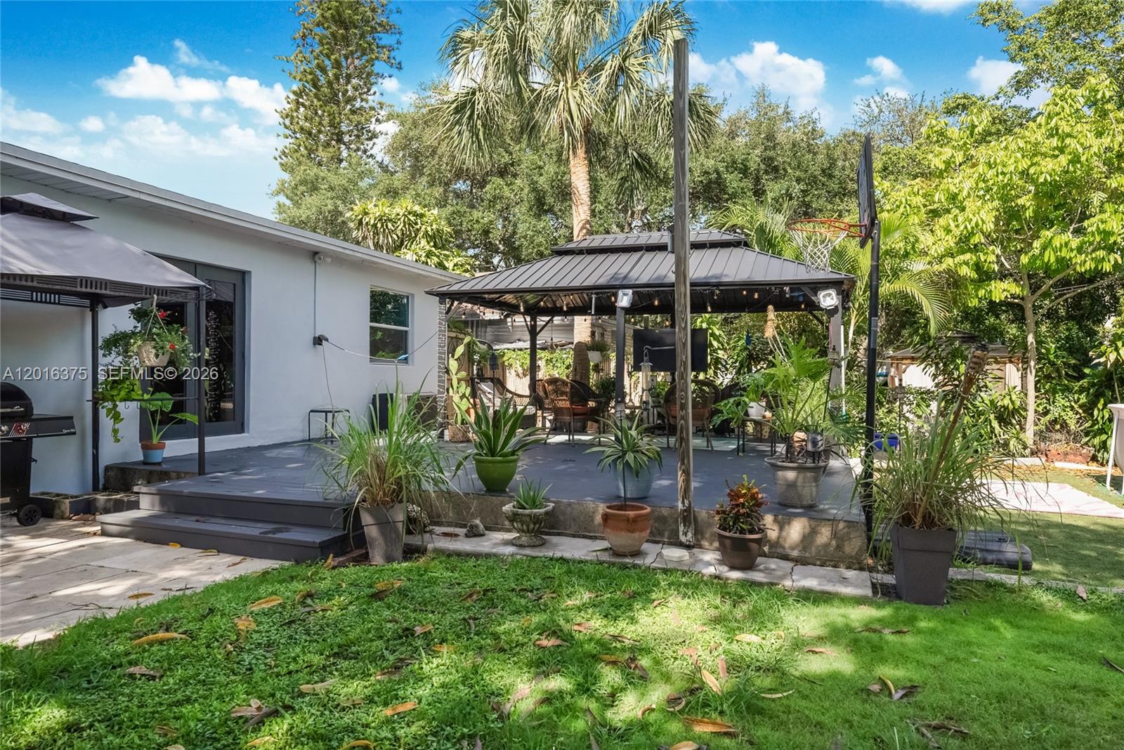 SOUTH HOLLYWOOD AMD PLAT - Residential