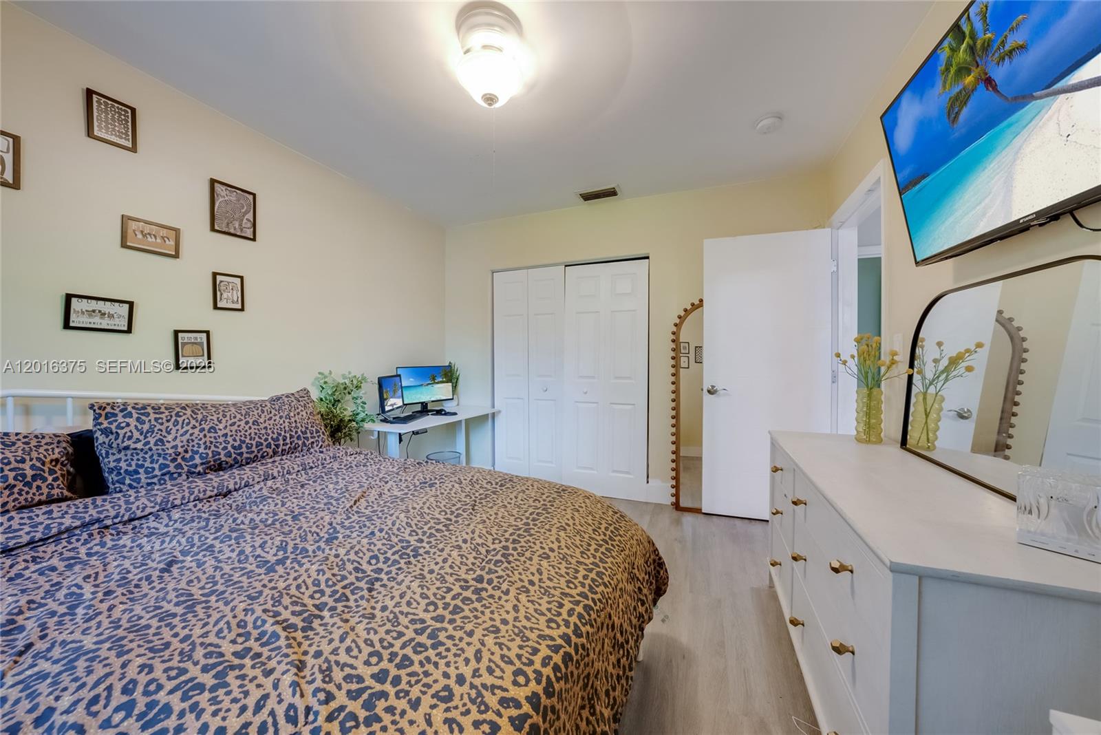 SOUTH HOLLYWOOD AMD PLAT - Residential