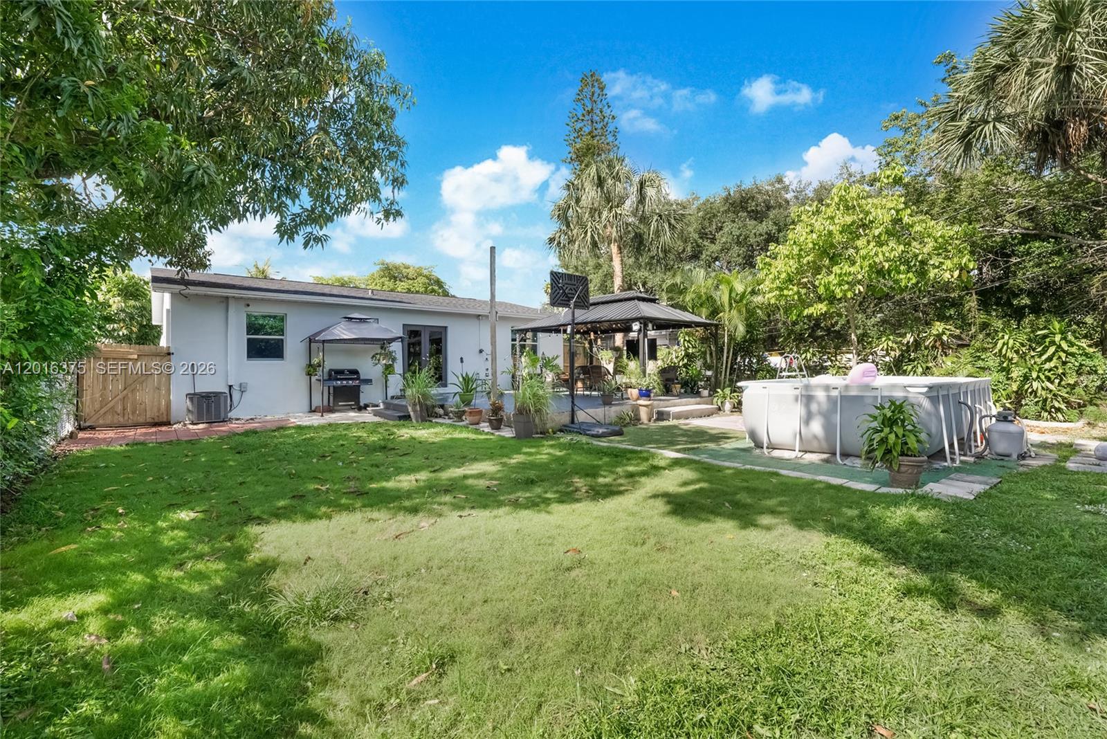 SOUTH HOLLYWOOD AMD PLAT - Residential