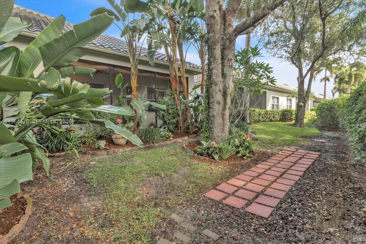 Villa Vistana - Residential