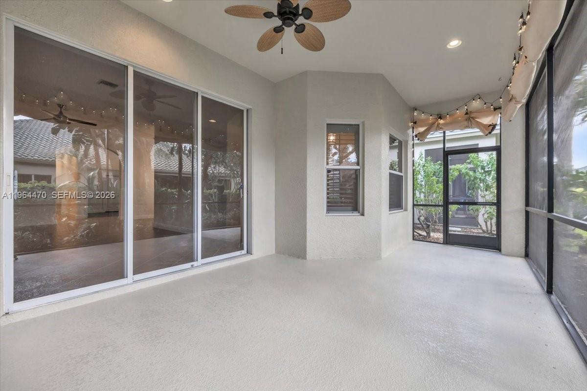 Villa Vistana - Residential