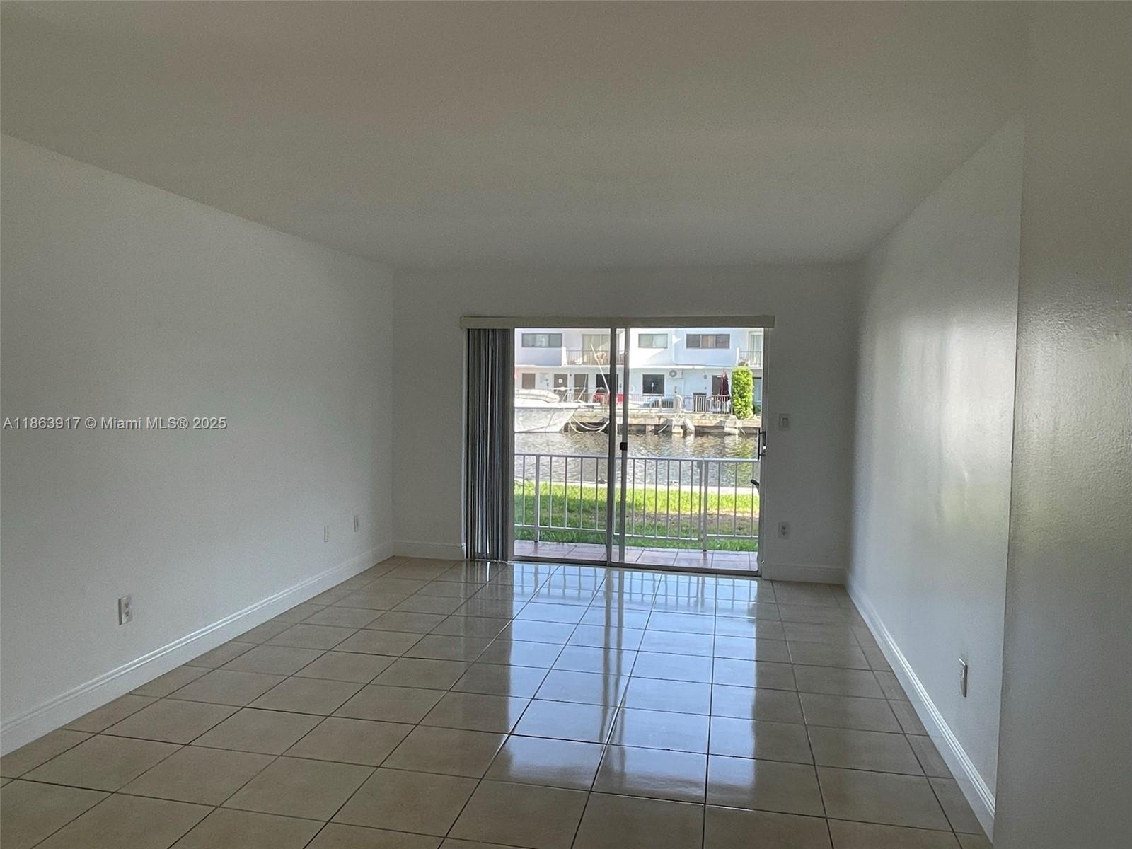 3522 NE 171st St 103