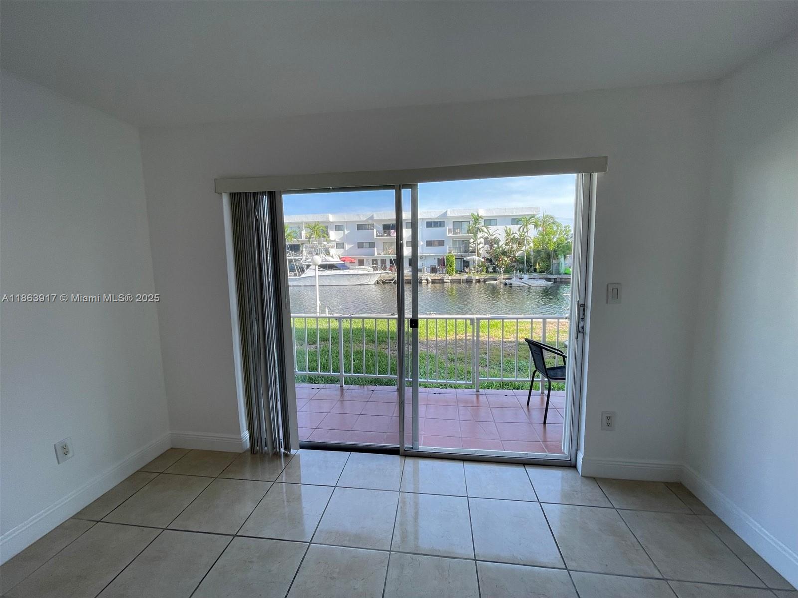 3522 NE 171st St 103