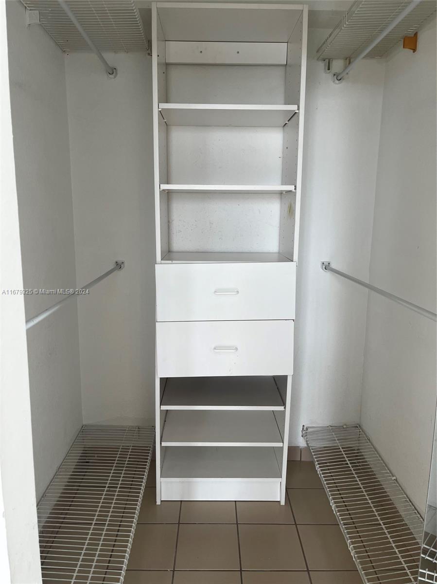 INTERNATIONAL PARK CONDO - Residential Lease