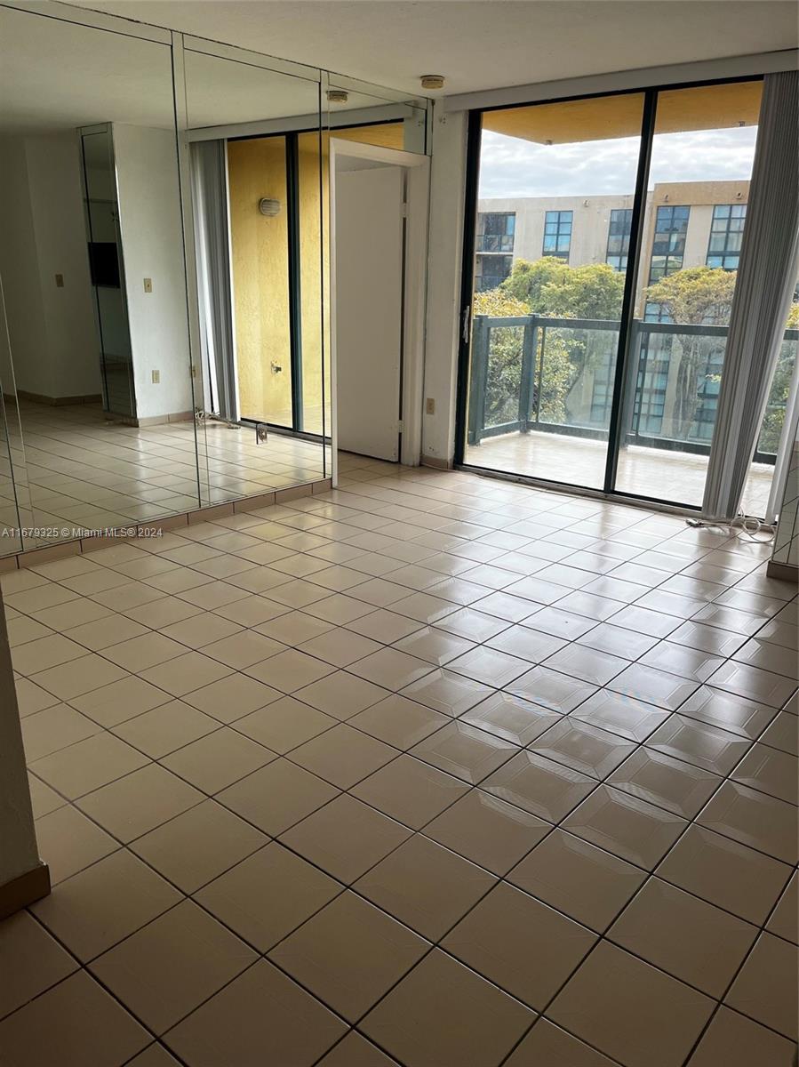 INTERNATIONAL PARK CONDO - Residential Lease