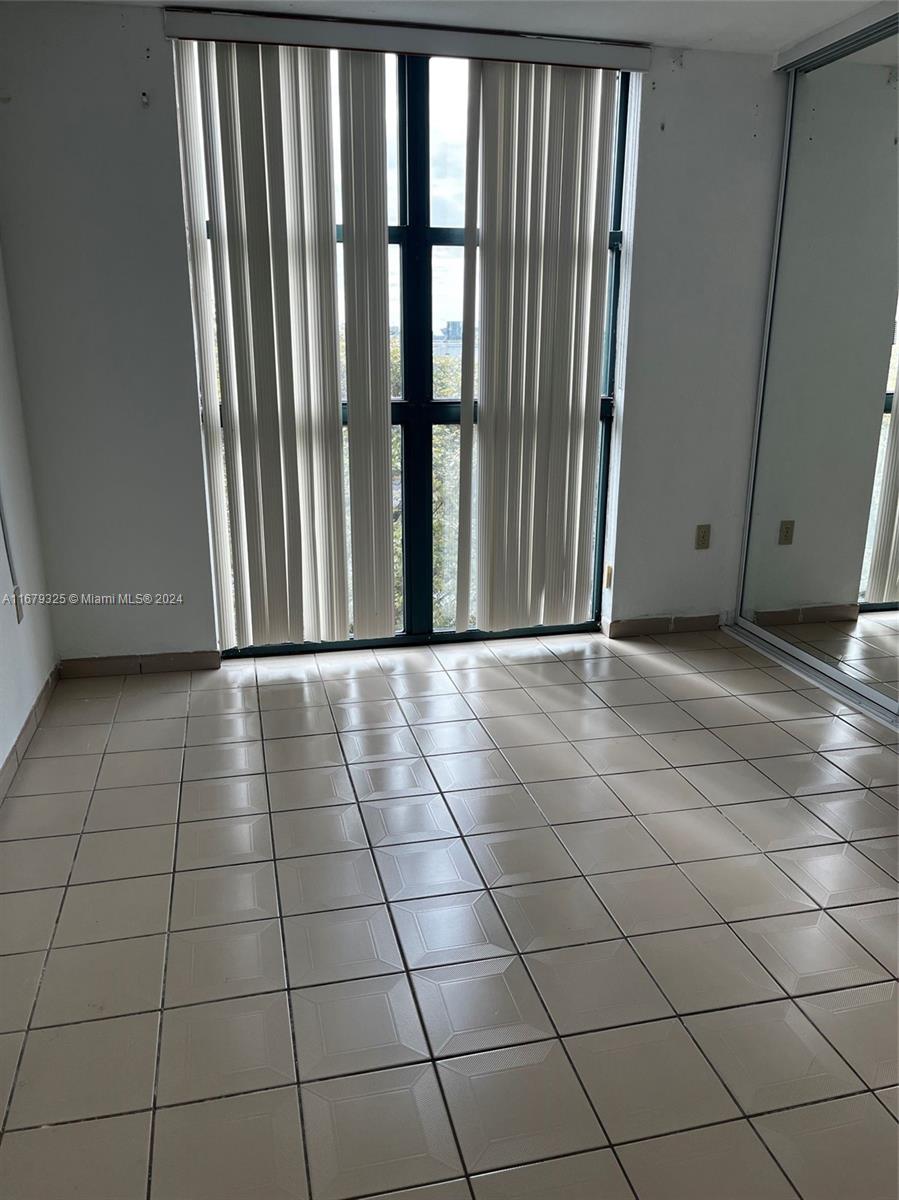 INTERNATIONAL PARK CONDO - Residential Lease