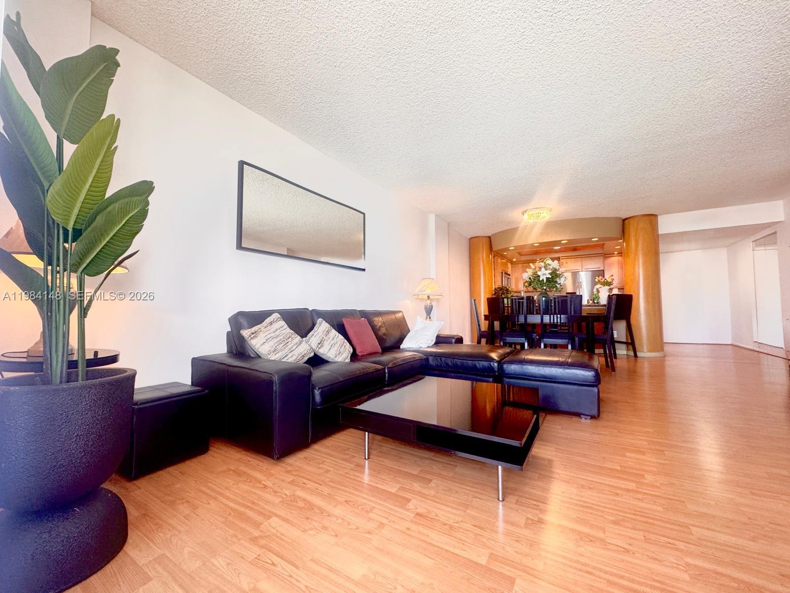 HALLMARK OF HOLLYWOOD CON - Residential Lease