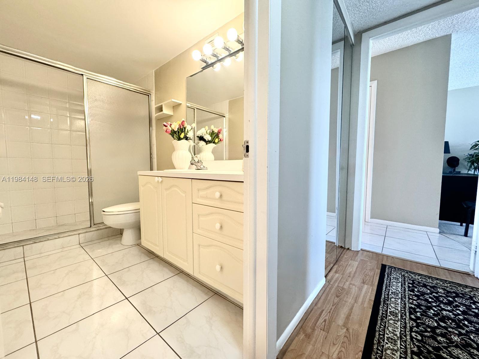 HALLMARK OF HOLLYWOOD CON - Residential Lease