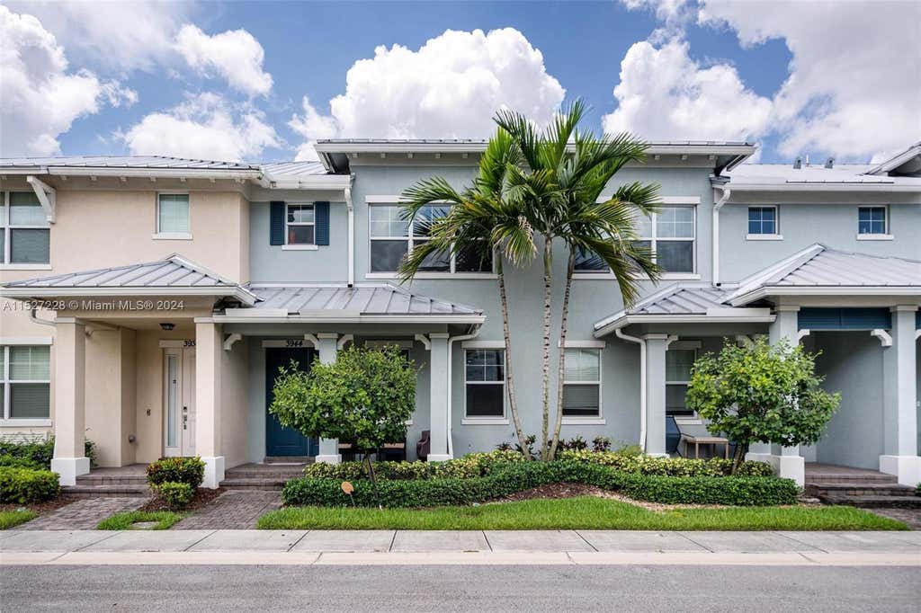 Photo of 3944 Poinciana Ln, Hollywood, FL 33021 (MLS # A11527228)