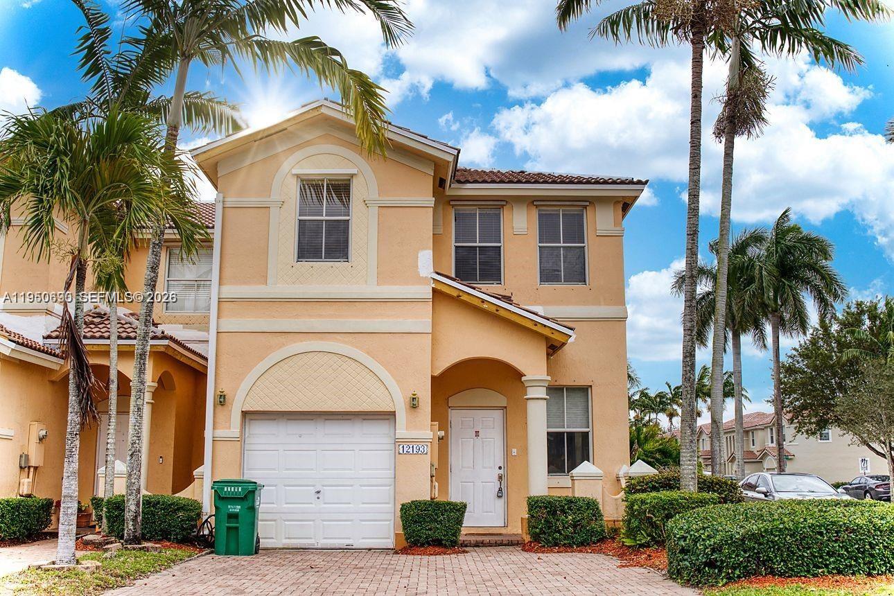 KENDALL BREEZE - Residential Lease