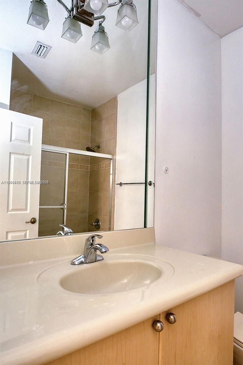 KENDALL BREEZE - Residential Lease