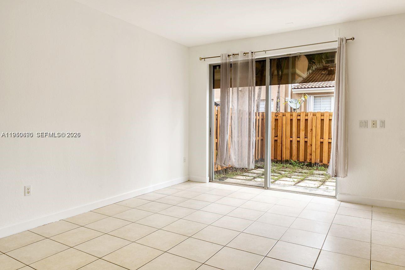 KENDALL BREEZE - Residential Lease