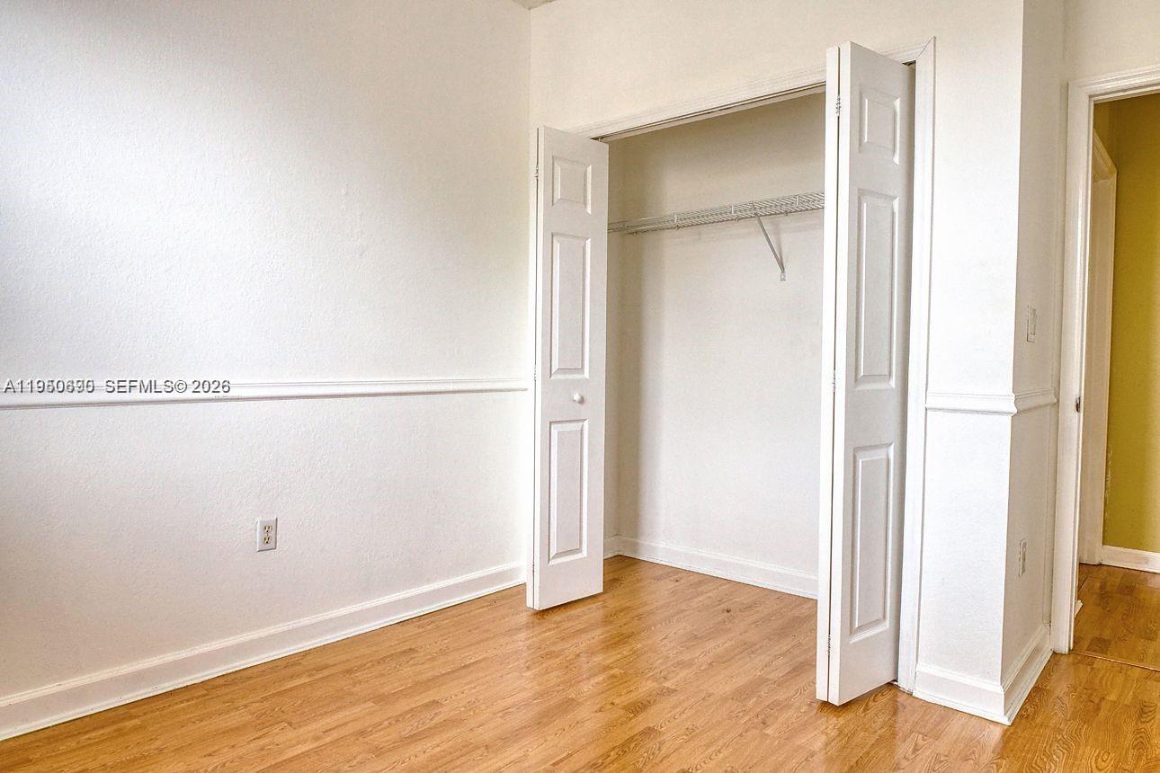 KENDALL BREEZE - Residential Lease