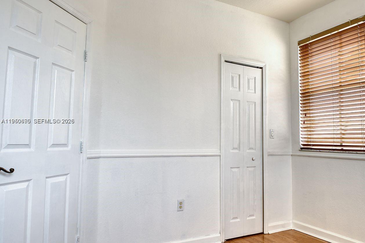 KENDALL BREEZE - Residential Lease