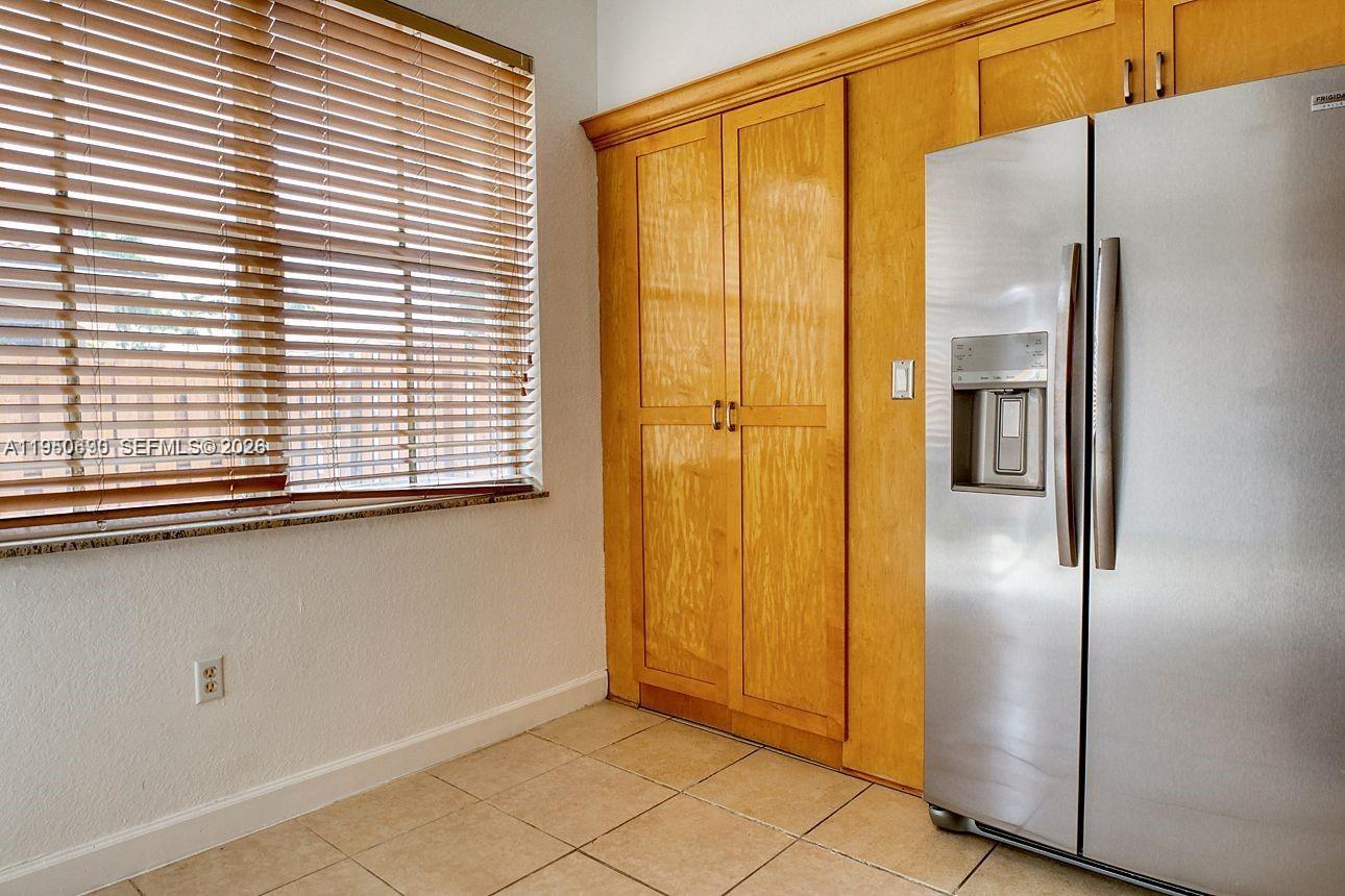 KENDALL BREEZE - Residential Lease