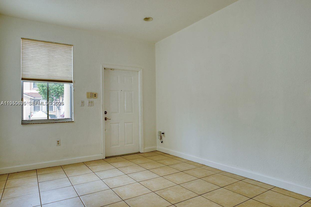 KENDALL BREEZE - Residential Lease