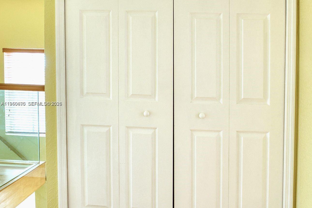 KENDALL BREEZE - Residential Lease