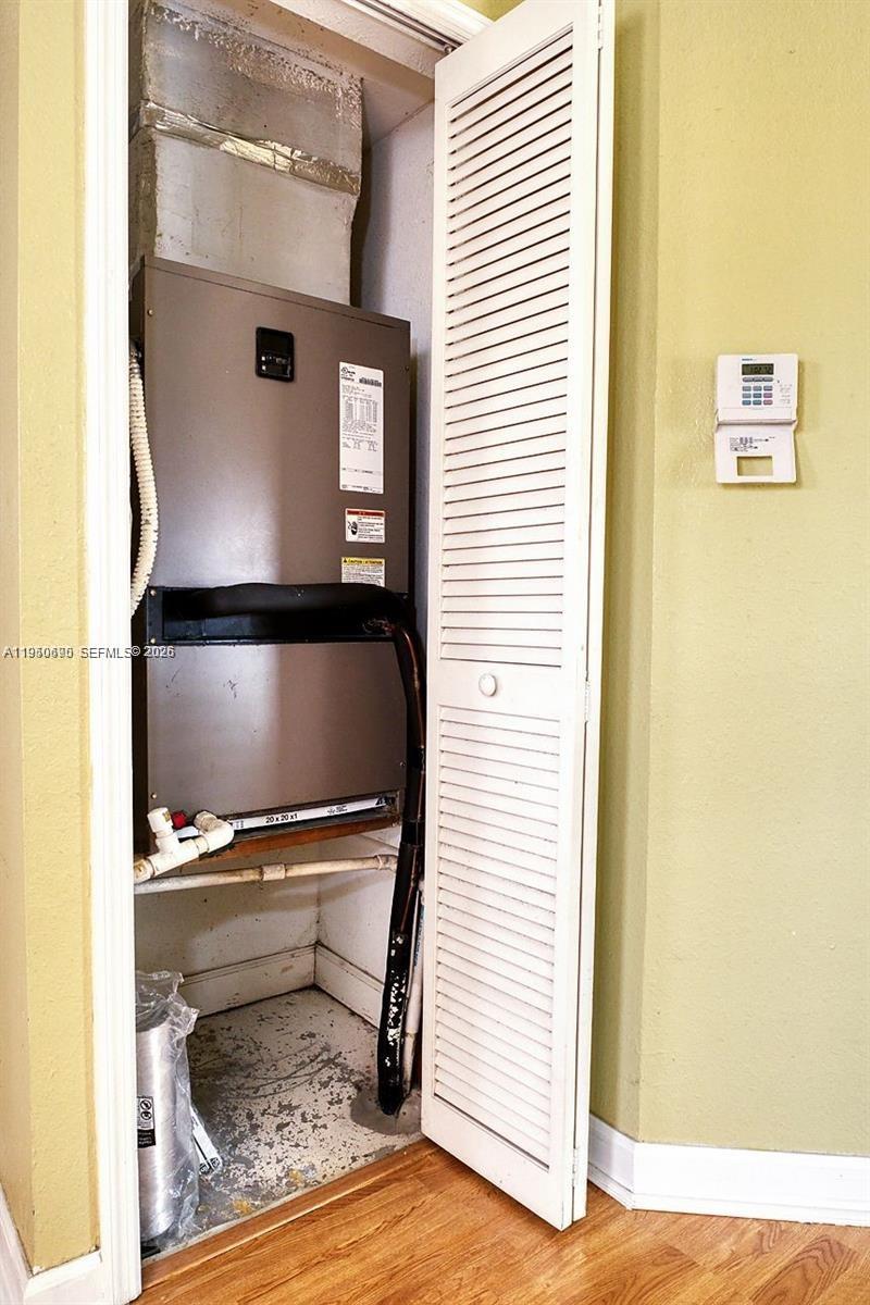 KENDALL BREEZE - Residential Lease