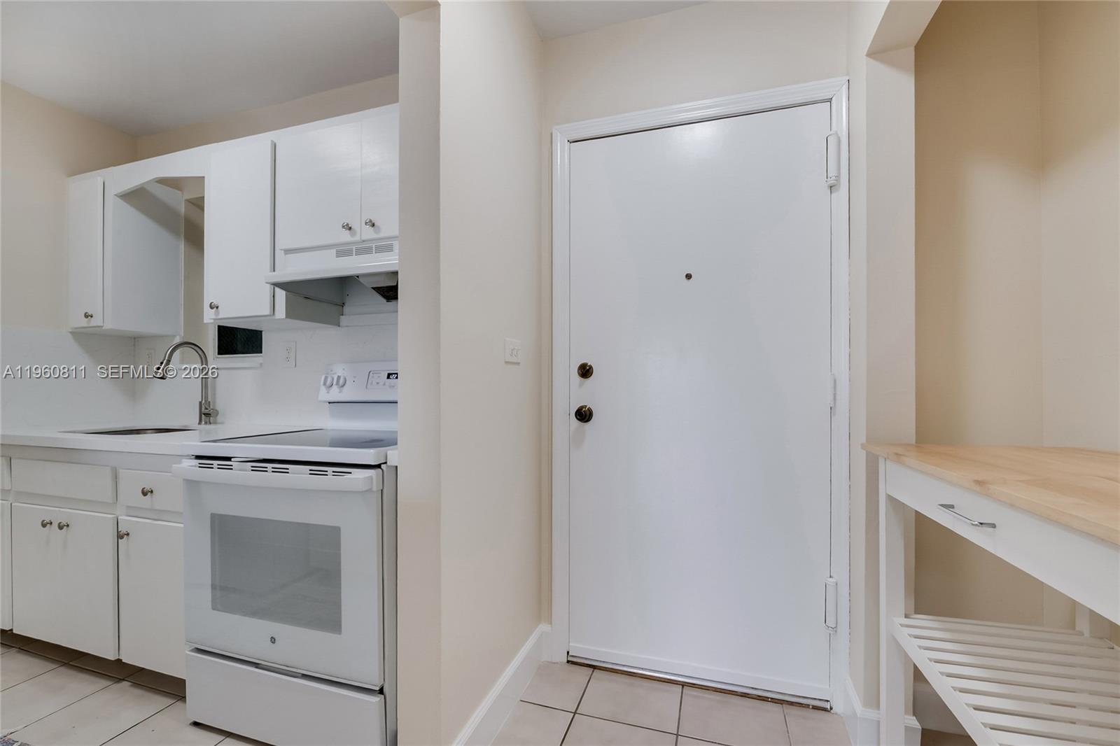 PALM BREEZE CONDO - Residential Lease