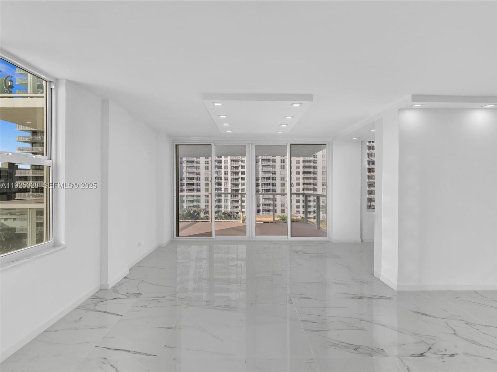 WINSTON TOWER 300 CONDO - Residential